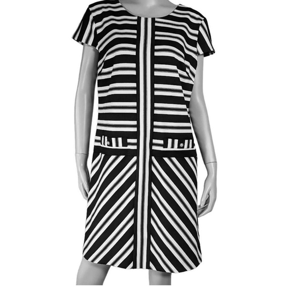 Karl Lagerfeld Paris Directional Stripe Cap Sleeve - Picture 3 of 9